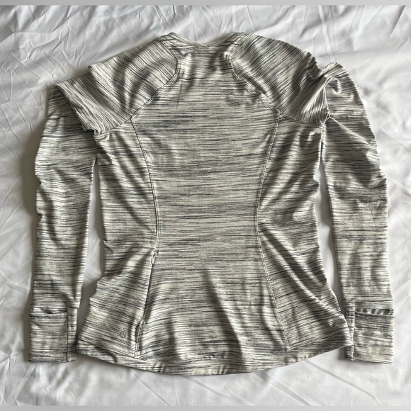 Lululemon Runderful Long Sleeve - Size 10 White/Gray - Picture 8 of 13